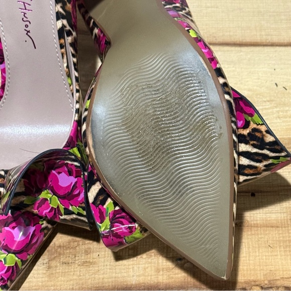 Betsy Johnson Noble Bow Heels Size 7 - Picture 11 of 13